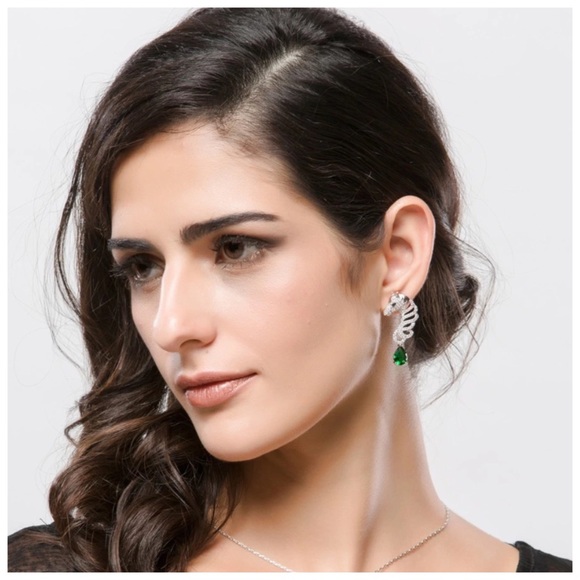 Swarovski Crystals The Opeli Seahorse Earrings - Picture 4 of 4